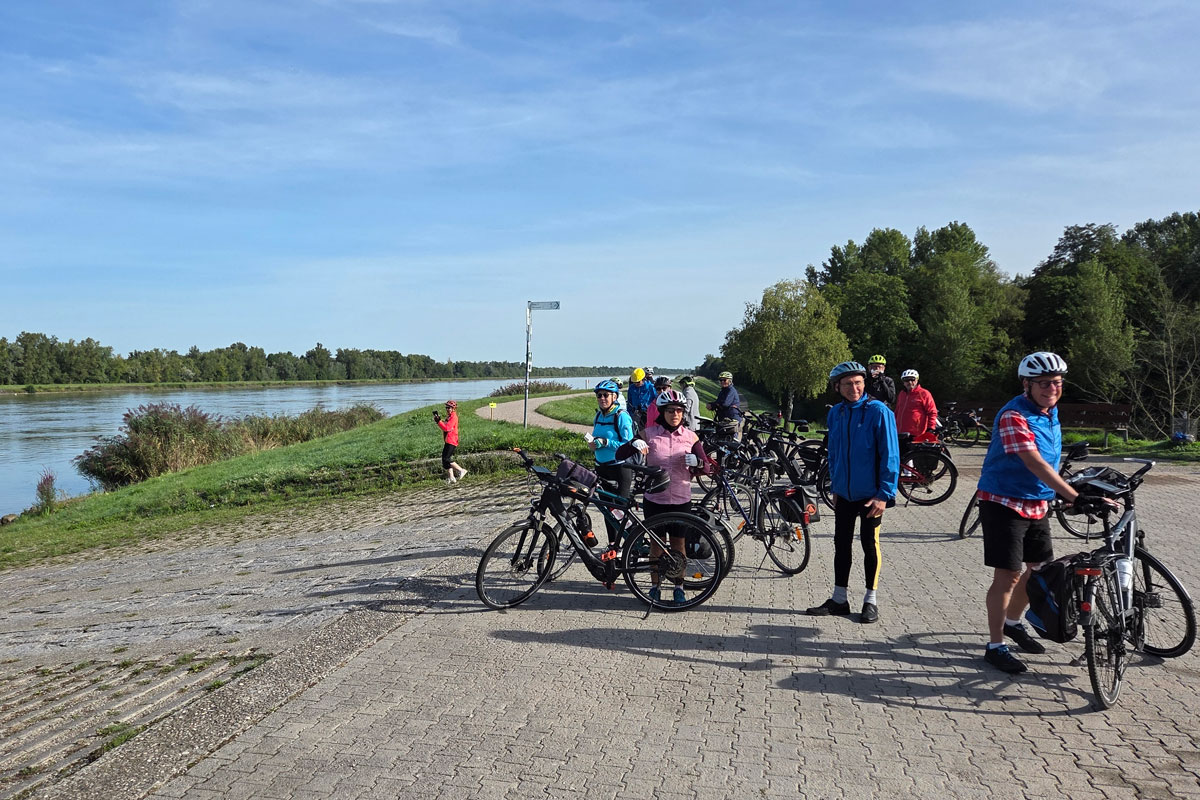 Entlang des Rheins Richtung Rust